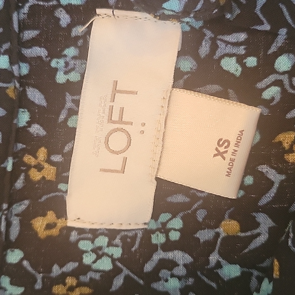 Ann Taylor LOFT Button Front Top - Picture 8 of 9